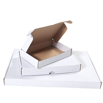 Hvite postpakker med lås - varebrev - 1